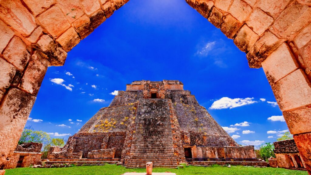 Подробнее о статье Тайны древних цивилизаций: путешествие по джунглям Юкатана